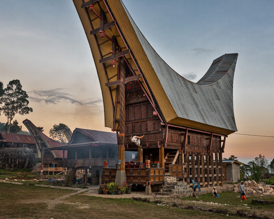 Kale Landorundun Toraja Tongkonan
